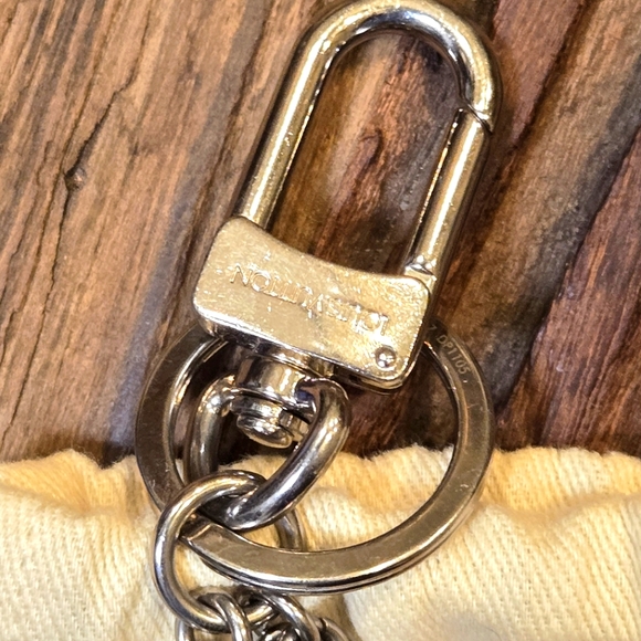 #48 Louis Vuitton Epi Aqua Flower Charm - Picture 6 of 10